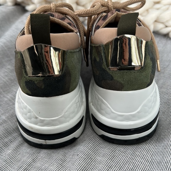 Steve Madden camo cheetah shoes - Picture 9 of 14